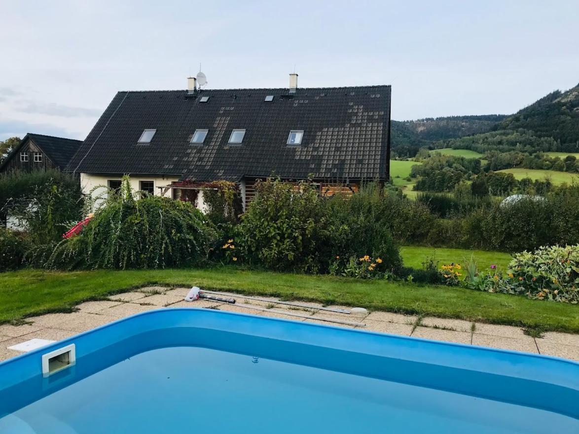 Apartmán Chaloupka na vršku Bernsdorf Exteriér fotografie