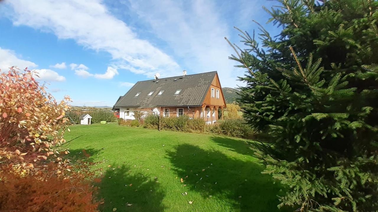 Apartmán Chaloupka na vršku Bernsdorf Exteriér fotografie