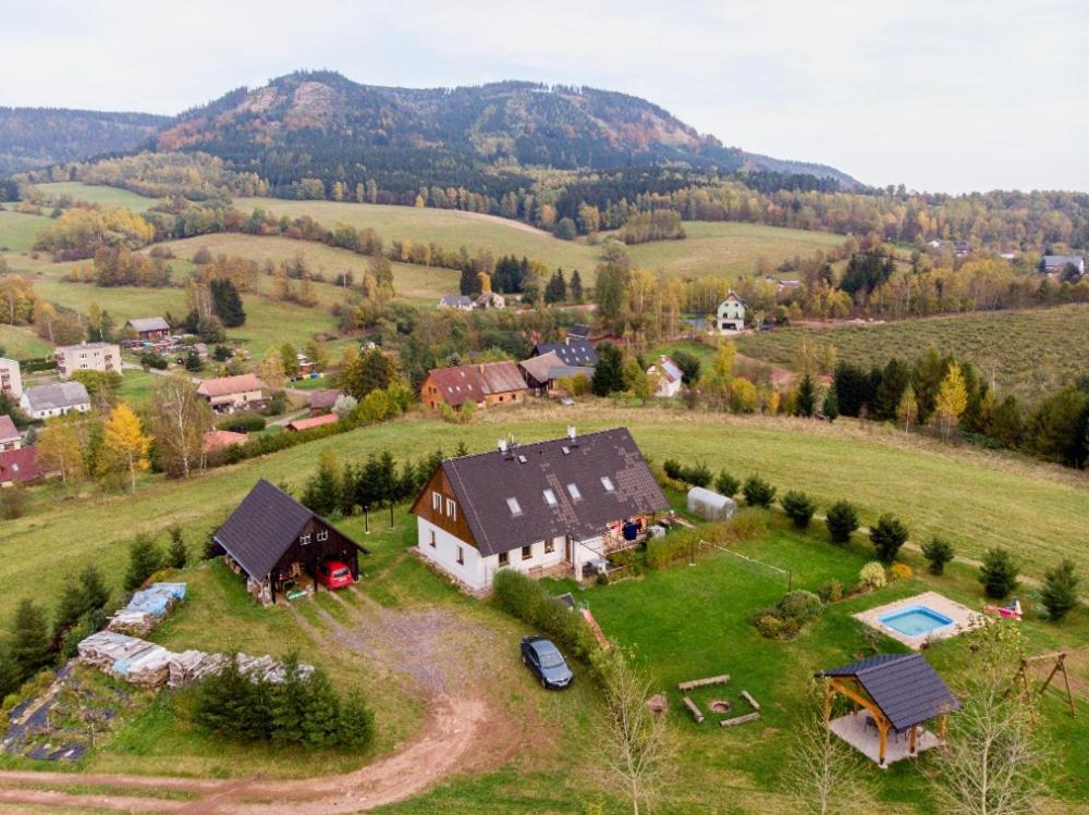 Apartmán Chaloupka na vršku Bernsdorf Exteriér fotografie