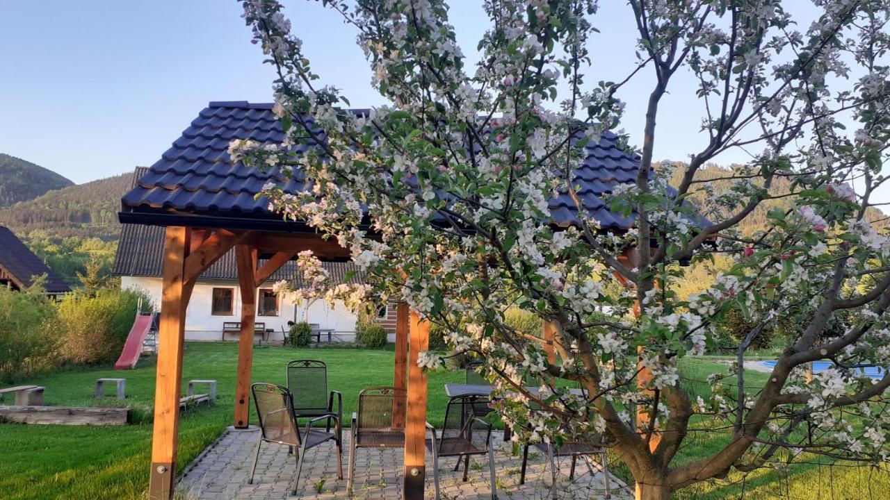 Apartmán Chaloupka na vršku Bernsdorf Exteriér fotografie