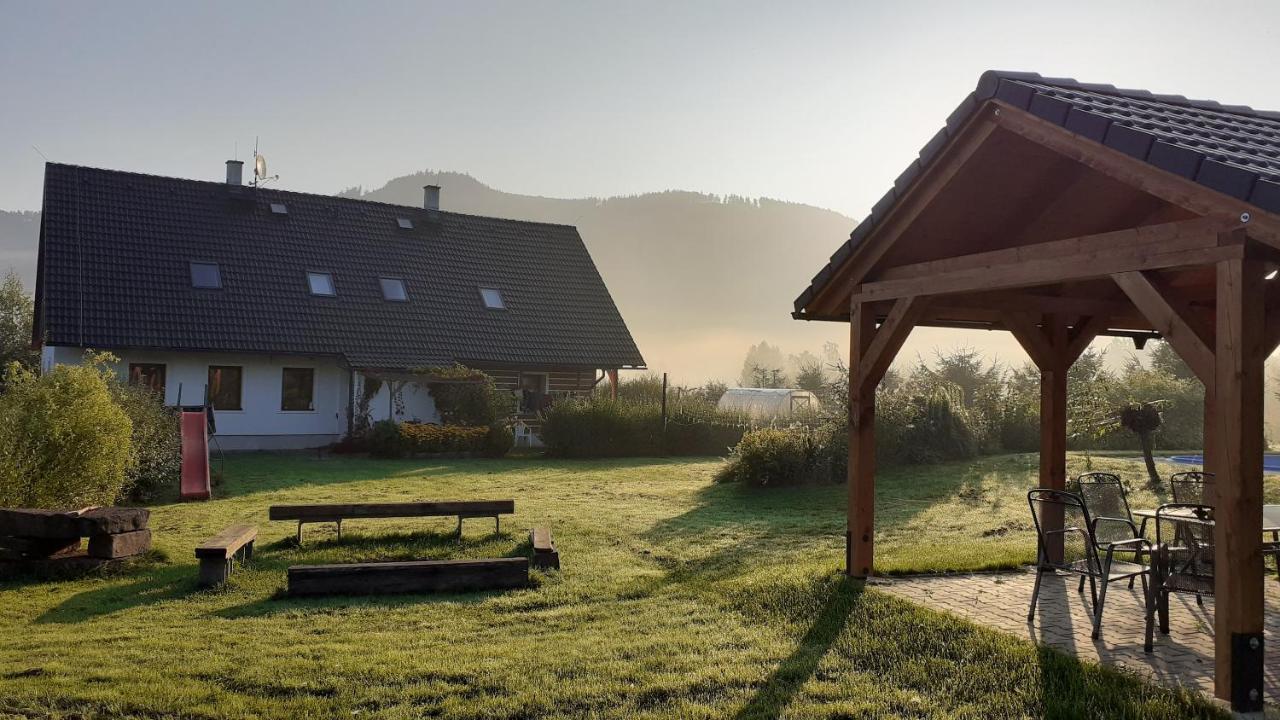 Apartmán Chaloupka na vršku Bernsdorf Exteriér fotografie